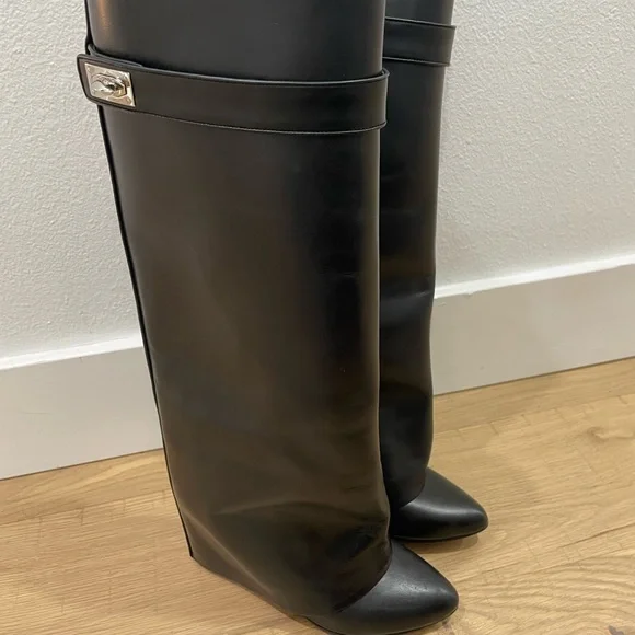 Givenchy Shark lock boots size US/ 39 EU